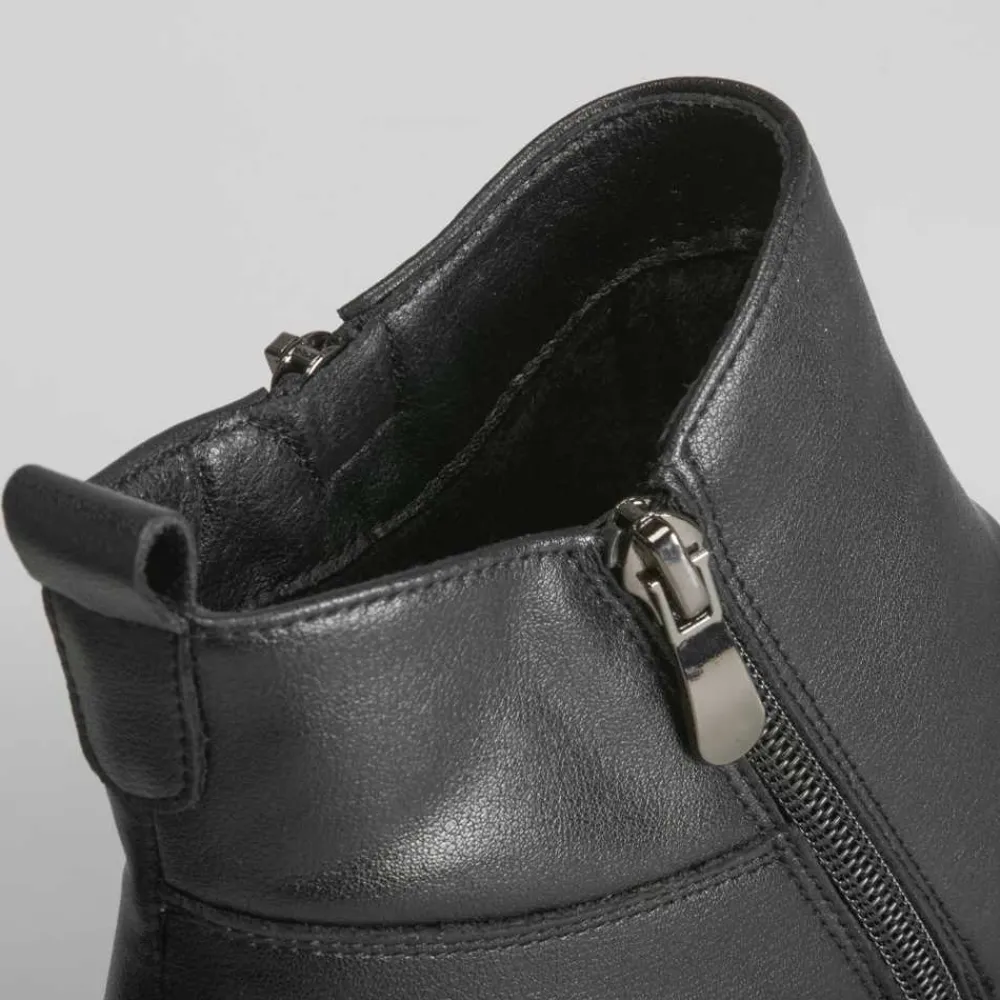 botn_cua_de_piel_negro_co_SKUWYBNzqmX9p_4.webp New Botín cuña de piel negro Mujer Botines Planos