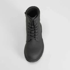 Botín militar engomado negro Botines