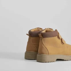 Clearance Botín montaña con velcro camel Botines