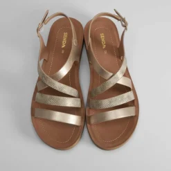 Sandalia dorada plana y grabada Mujer Sandalias Planas